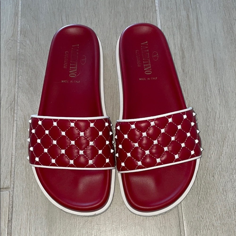 Valentino Slides